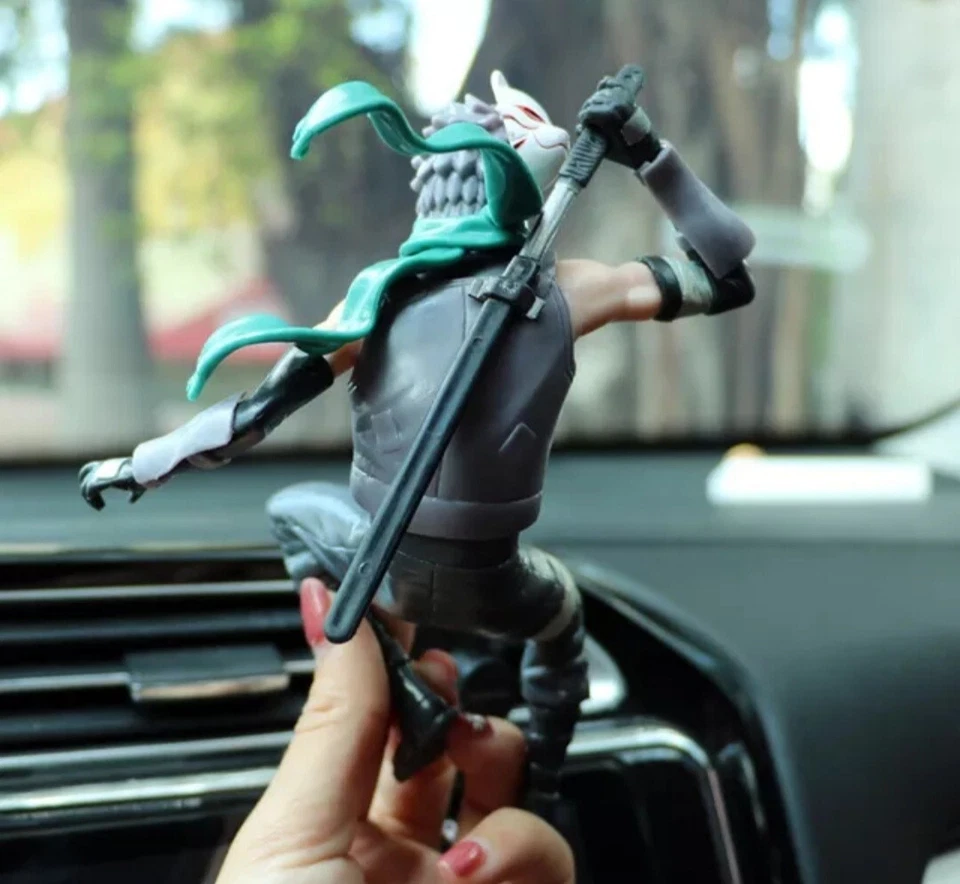 Kakashi Hatake Collectible Figure - Image 4
