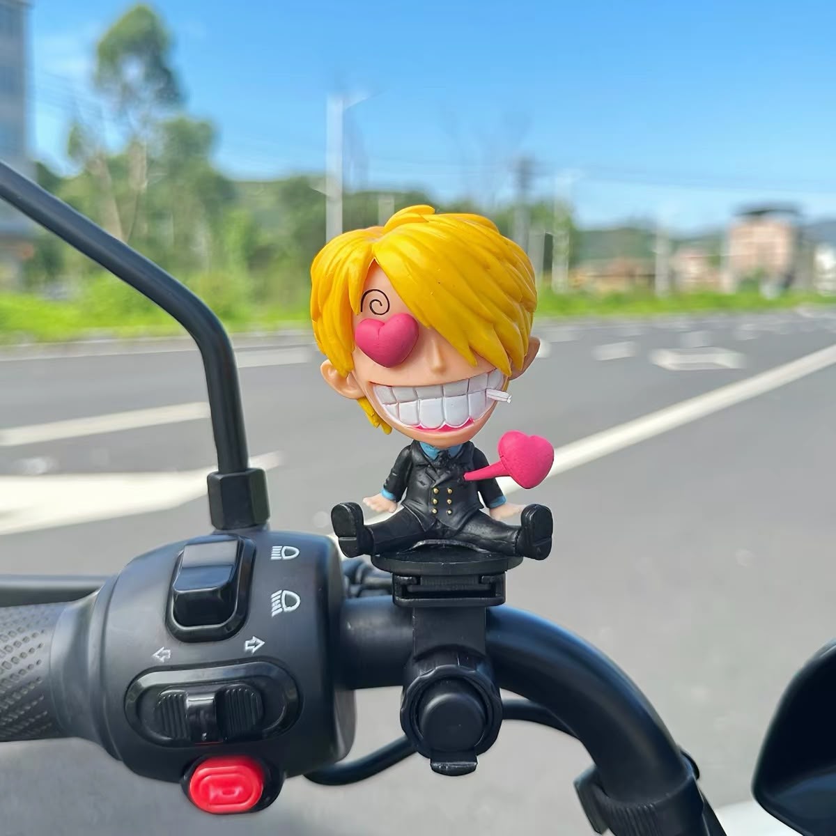 Lovestruck Sanji Collectible Figure - Image 5