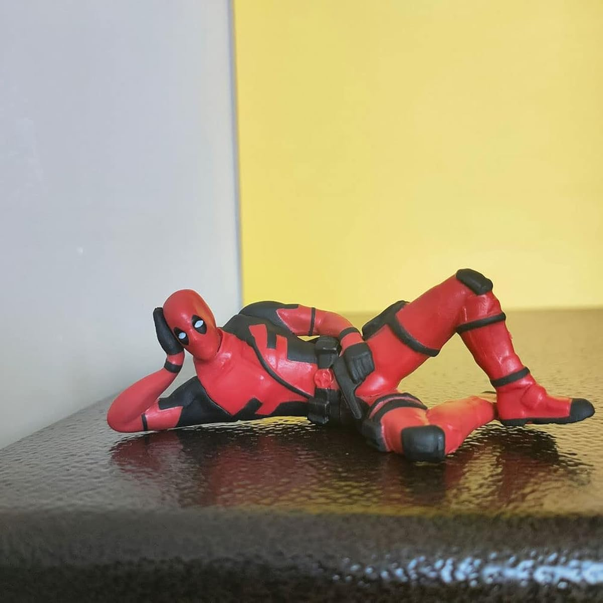 Reclining Deadpool Collectible Figure - Image 6