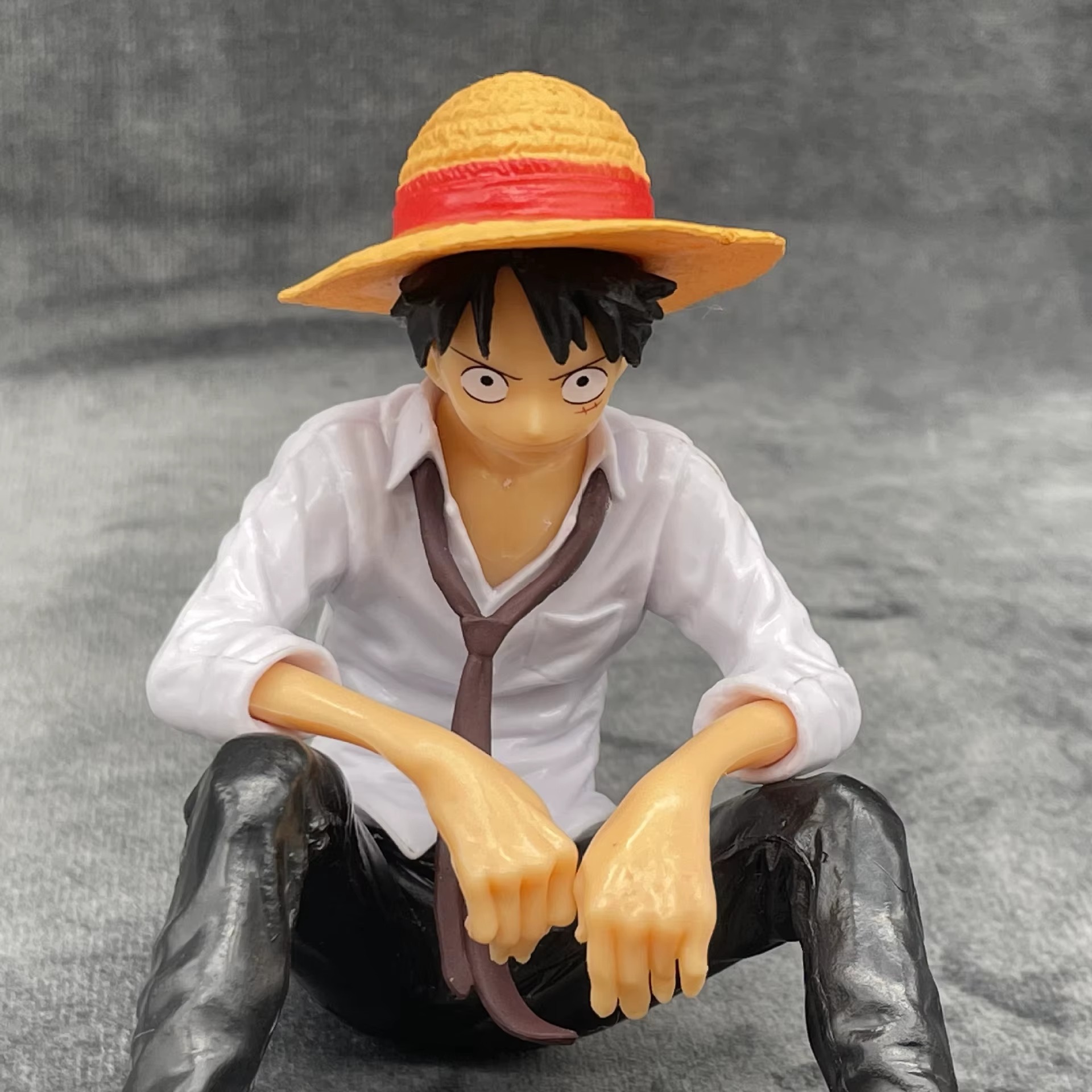 Seated Luffy Collectible Figure - Image 3